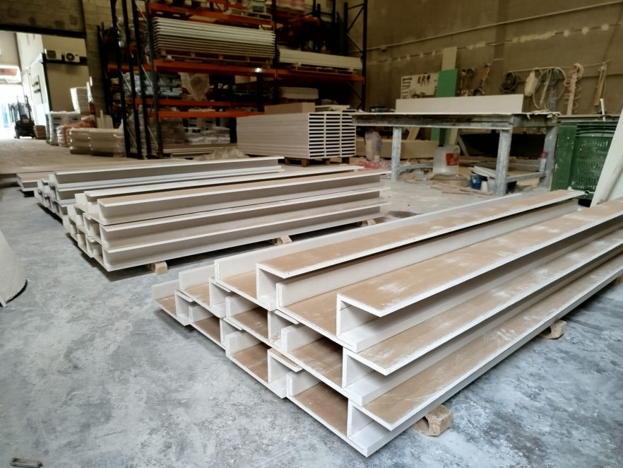 SOMOS FABRICANTES LÍDERES DE PREFORMADOS CON PLACA DE YESO