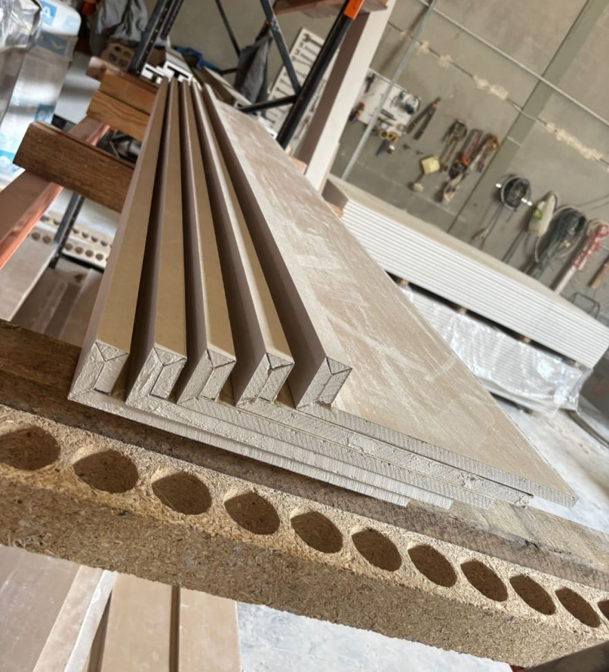 SOMOS FABRICANTES LÍDERES DE PREFORMADOS CON PLACA DE YESO